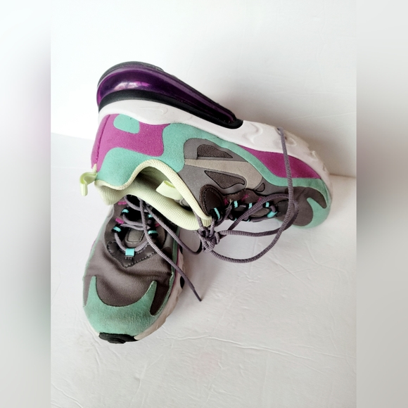 Nike Air Max 270 React - Picture 3 of 8